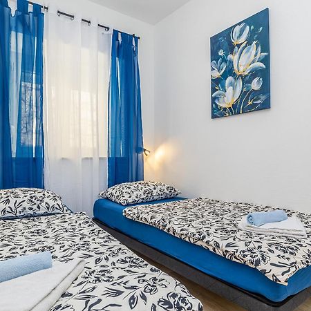 Private Accommodation Stara Baška Eksteriør billede