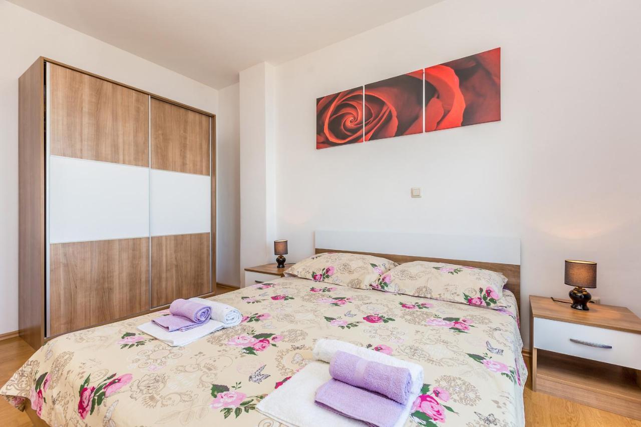Private Accommodation Stara Baška Eksteriør billede